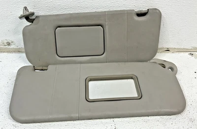 Par de parasoles gris diestro y derecho Toyota Corolla 2003-2004 viseras de vinilo sombras Foto 1 de 4