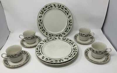 ROYAL LTD Home The Holidays Vajilla Navidad JUEGO DE 12 PIEZAS Holly Holiday LEER Foto 1 de 4