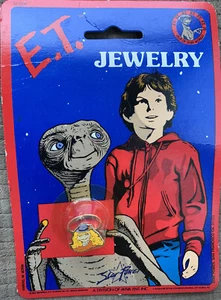 E.T. Extra-Terrestrial Jewelry Ring ET Face/ Wig - SEALED on Card Vintage 1982 - Picture 1 of 3