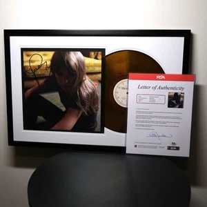 Taylor Swift Signed Midnights Mahogany Vinyl Heart Framed Autograph PSA DNA LOA - Picture 1 of 3