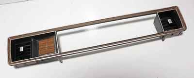 72 aberturas de acabamento de moldura Oldsmobile 98 painéis - Imagem 1 de 4