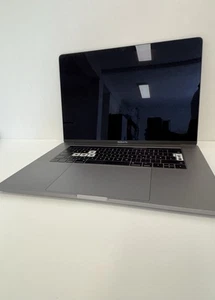 Apple MacBook Pro 2016 (A1707) – 15,4” – Space Grau – Defekt #4 - Afbeelding 1 van 10