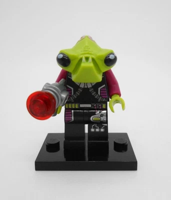 Lego Minifigures Alien Pilot Blaster Pre Built AC002 Alien Conquest - Image 1 of 4