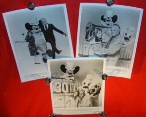 DISNEYLAND’S 30th ANNIVERSRY TV B&W PHOTOS WITH DREW BARRYMORE & JOHN FORSYTHE! - Picture 1 of 12