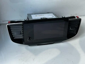 2019 Honda Pilot Audio Radio CD Control Screen Unit 39540-TG7-AB15-M1 OEM - Picture 1 of 8