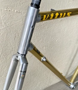 VITUS 979 FRAME AND FORK 55 CM ALUMINUM 126 MM REAR SPACING 1.9 KGS GOLD - Picture 1 of 20
