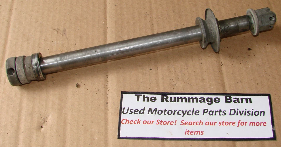 REAR WHEEL AXLE with SPACERS & NUT --------------- 1977 77 78 SUZUKI GS750 - Image 1 of 1