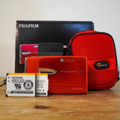 Fujifilm Z Finepix Z20fd 10.0MP Digital Camera/Red + Charger/Box/Batteries/Case - Image 1 of 4
