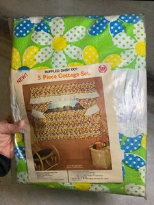 Vintage Psychedelic Plastic Ruffled Curtain Drape Set Daisy 1970s 70s 1960s 60s - Picture 1 of 8