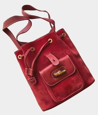 Mochila de bambu Gucci mini bolsa de ombro couro camurça vermelha ferragem dourada 9,5"x8,5" - Imagem 1 de 4