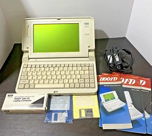 Tandy 1100 FD Portable Laptop Computer (Parts-Repair) - Afbeelding 1 van 6