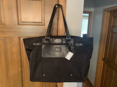 Bolso de Mano Tumi Negro de Viaje de Nylon con Asas de Cuero Cremallera Superior Usado en Excelente Condición Foto 1 de 4