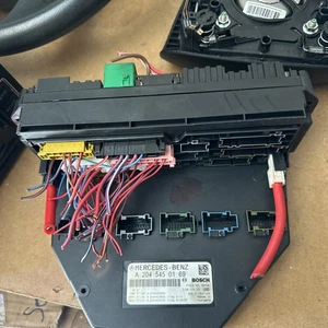 Mercedes C-Class W204 Sam Under Bonnet fuse Box A2045450169 - Picture 1 of 1