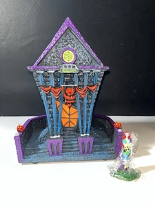 Hawthorne Village Nightmare Before Christmas MUNICIPIO Special Black Light Editi - Foto 1 di 7