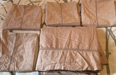 Luxe A Hotel Collection King Flat Sheet 4 Pillowcases Damask Sears Vintage Tan - Image 1 of 4