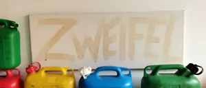 ZWEIFEL, Kaffee und Zucker auf Leinwand, Ruppe Koselleck 2006/2024 (TAKEOVER BP) - Bild 1 von 9