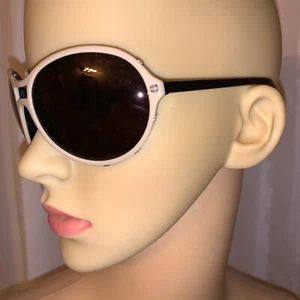 19) pre-loved auth CHANEL two-tone oversized acetate SUNGLASSES small CC logos - Picture 1 of 12
