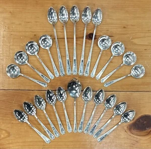 24 cucharas de plata de ley con monograma Louis XIV by Towle 552,5 gramos - Imagen 1 de 12