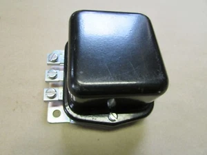 8N10505B 6V 3 Terminal Voltage Regulator for Ford Tractor 2N 8N 9N - Foto 1 di 3