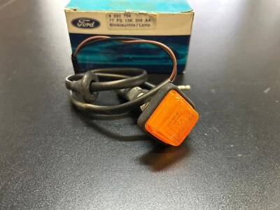 6031704 INDICATORE DI DIREZIONE LATERALE FRECCIA FORD FIESTA 1976-1983 - Immagine 1 di 4