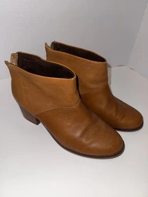 Botines Toms CARPE DIEM Cuero Marrón Cremallera Trasera Borlas Talla 8 Usados en Excelente Condición Foto 1 de 4