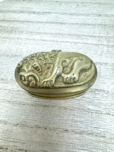 Vintage Cast Bronze or Brass Sleeping Lion Hinged Snuff Pill Trinket Box - Picture 1 of 8