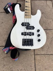 Jackson JS Series Concert Bass Minion JS1X Compact Electric Guitar - White - Picture 1 of 9