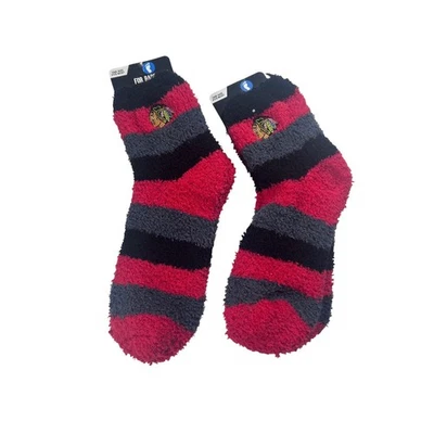 2 pares de meias difusas aconchegantes listras arco-íris Chicago Blackhawks pés descalços NHL NOVO - Imagem 1 de 4