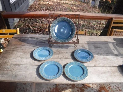 PIER 1 Túnez Azul con Acabado Borde Desplazado - (1) Plato de 11" y (4) Platos de Ensalada Foto 1 de 4
