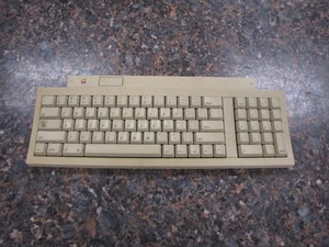Vintage 1990 Apple Computer M0487 Keyboard II - GT40 - Picture 1 of 6