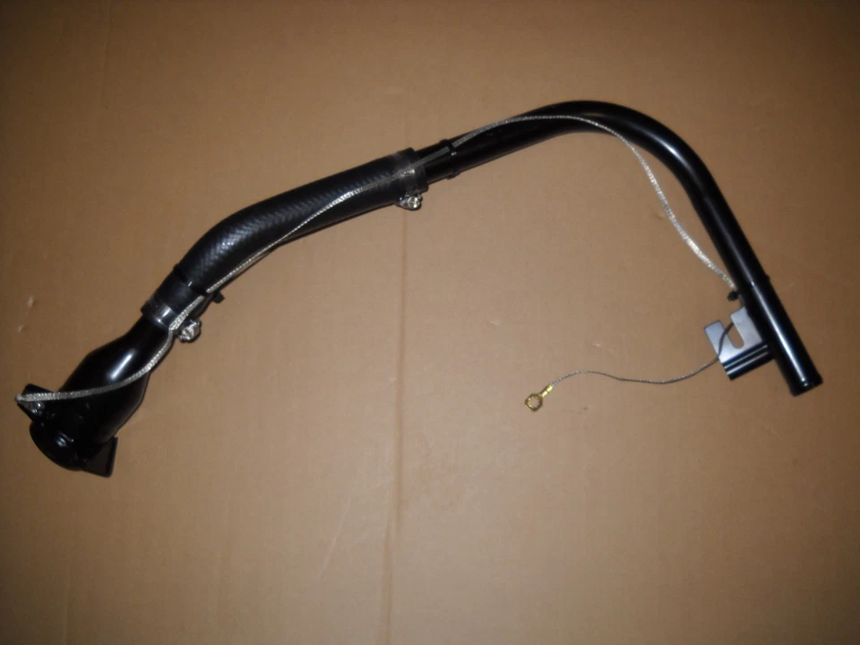 Cuello de llenado de combustible compatible con Chevrolet S10 Blazer 2001-2002-2003-2004 4 puertas Foto 1 de 1