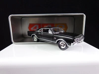 Johnny Lightning "50 años" 67 Oldsmobile 442 W-30 - Lata de almacenamiento de coleccionista profesional Foto 1 de 4