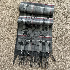 Croft & Barrow Women Scarf Fringe Academia Preppy Plaid Floral Gray Acrylic - Picture 1 of 8
