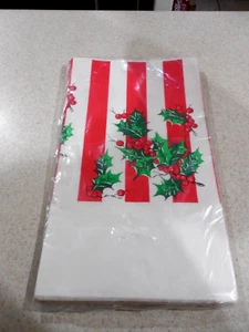 Vintage Contempo Party Paper Table Cover Christmas Holly Berry 54" X 104" Prop - Picture 1 of 5
