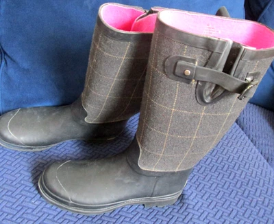 T. Hilfiger Mujeres Canaan Negro Rosa Alto Goma Botas de Lluvia Talla 8M Cuadros NUEVAS Foto 1 de 4