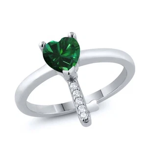 0.73 Ct Heart Shape Green Simulated Emerald 925 Sterling Silver Key Ring - Picture 1 of 2