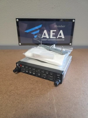 Panel de audio Garmin GMA 340 con kit de instalación ¡Bueno! Foto 1 de 4