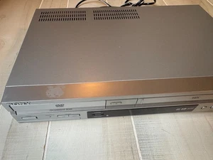 Sony SLV-D350P Combo Reproductor DVD/VCR Paquete de 4 Cabezales Hi-Fi Control Remoto - Imagen 1 de 5