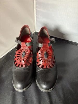 L'Artiste by Spring Step "Abril" Zapatos Mary Jane Tacón Cuero Negro y Rojo 42 Foto 1 de 4