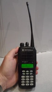 MOTOROLA HT1250 LS+ 403-470 MHz UHF 4W 16CH Two Way Radio AAH25RDH9DP6AN w/Batt - Picture 1 of 7