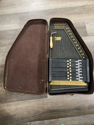 Vtg Oscar Schmidt Airline Autoharp 36 String 15 Chord w/ Case - Image 1 of 4