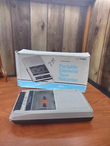 VTG Realistic CTR-72 Portable Cassette Tape Recorder Player (NO CORD) UNTESTED - Bild 1 von 8