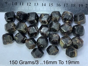 750 Carats Terminated Almandine Garnet Crystals. - Picture 1 of 6