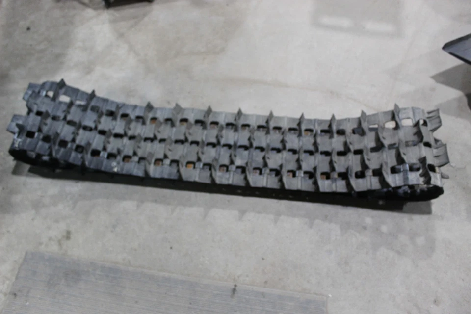 Polaris Rmk 800 2014 155 pulgadas pista 155x15x2,25 paso 2,86 tacos faltantes Foto 1 de 4