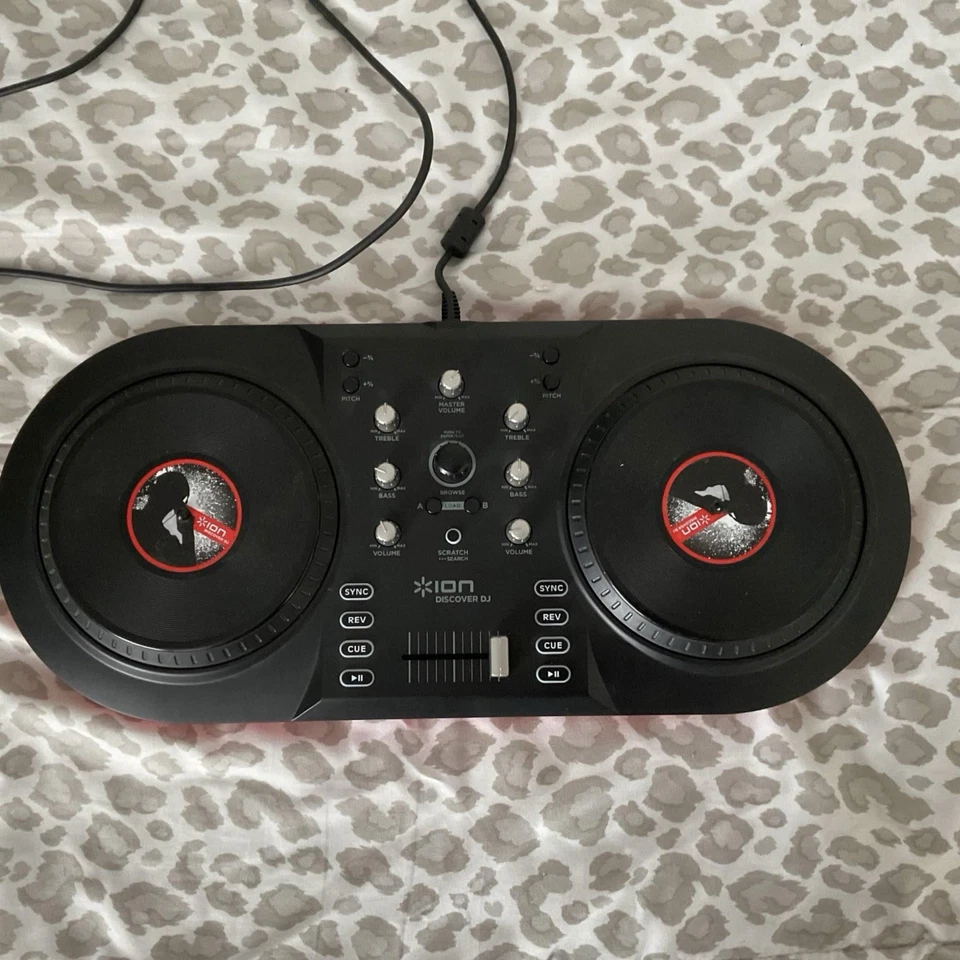 Ion Discover DJ Computer System Dual Turntable USB Controller for Mac PC Working - Image 1 of 4