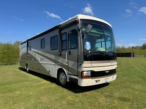 2006 FLEETWOOD DISCOVERY 39FT FULL SLIDE OUT CAT 330HP AUTO 33K MLS ONAN GEN - Picture 1 of 24