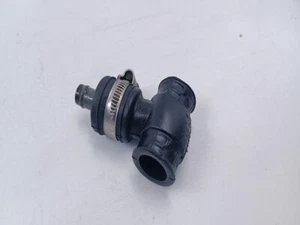 Audi A4 8D2, B5 Breather Hose 058103247 1.80 Petrol 110kw 1998 27160602 - Picture 1 of 3