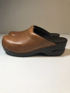 Lands' End Brown Leather Clogs Comfort Shoes Women's 7 B - Picture 1 of 12