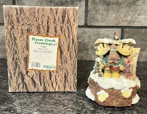 Enesco Moose Creek Crossing “Nature Calls” 1995 Musical Moose Outhouse #170933 - Picture 1 of 8