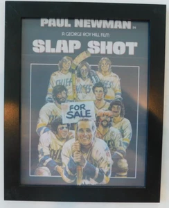 Póster promocional de cine Slap Shot en marco negro tamaño 8-1/2"" x 11"" pared de escritorio - Imagen 1 de 4